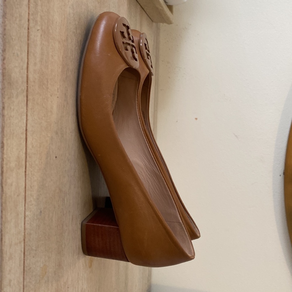 Tory Burch Cognac Leather Logo Ballet Flats - Picture 2 of 5